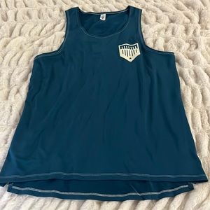 Teal blue tank top M stretch athletic baseball sporty Plate crate NEW ⚾️